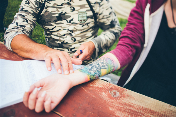 掉头发缺少什么？