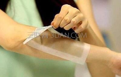 发际线低怎么改善？看看医生怎么说（治疗发际线）