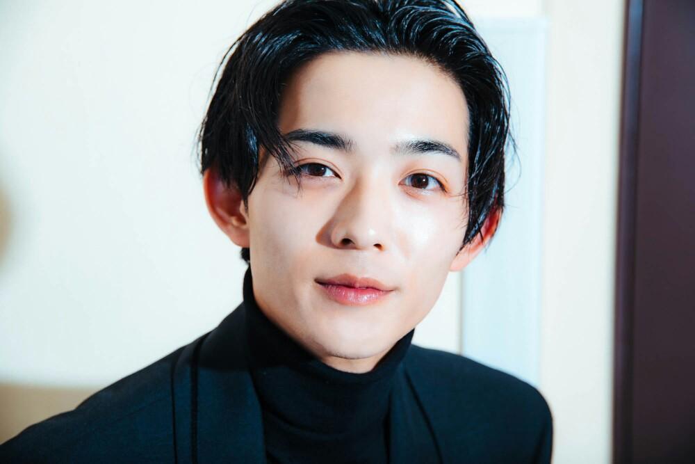 日系男生短发烫发发型，时尚设计帅气满分（日系短发男）