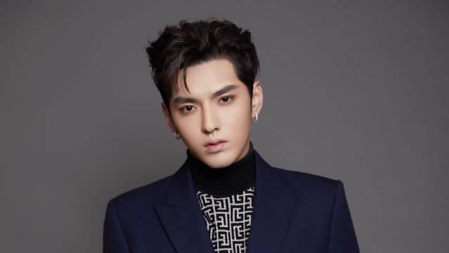2021男生短发适合烫什么发型？ 男生烫发发型设计（男短发烫发）