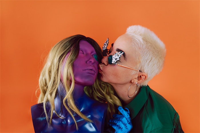 中老年男性头型长能选择着合适假发吗？